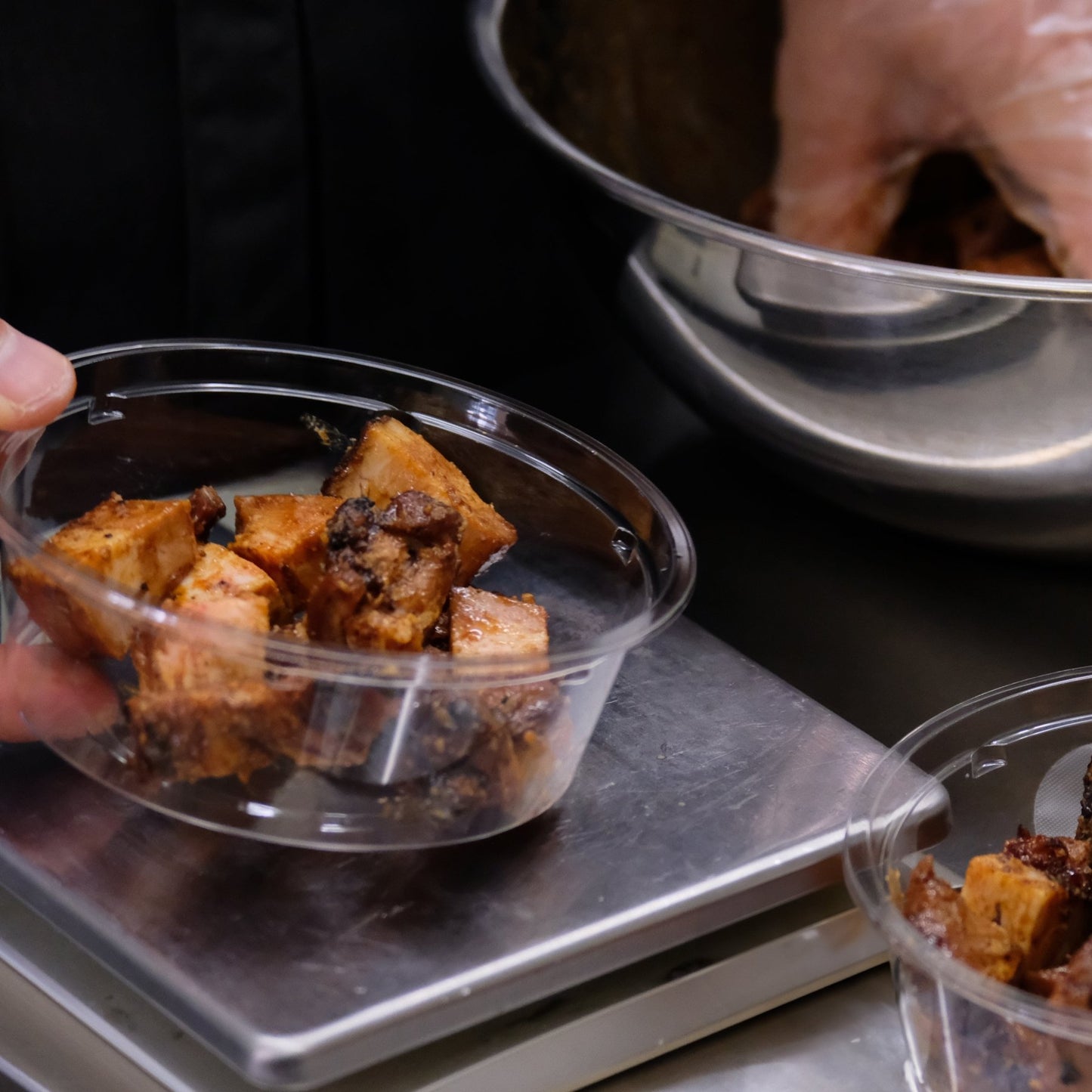 名物はしのはし【豚バラ端の焼豚の端】 - 〈チャーシュー専門店〉ミートポーク山水
