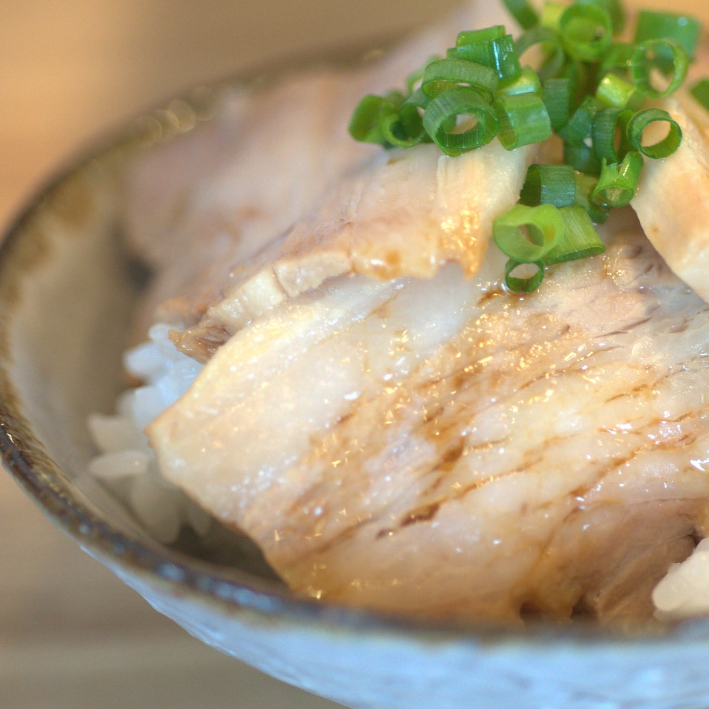 《日本式 煮豚》とろチャーシュー〈香味醤油タレ〉